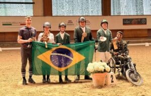 Hipismo brasileiro é vice-campeã por equipes em Internacional de paradestramento na Itália (Pequeno)