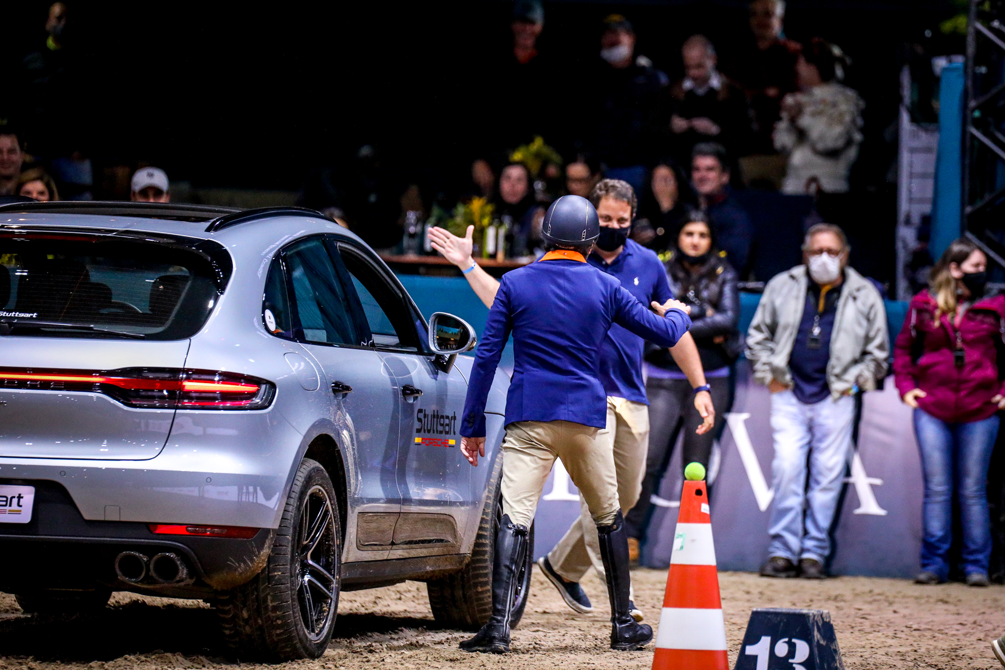 Ewerton Brandão e Rafael Ribeiro vencem o Desafio carro x cavalo Stuttgart Porsche