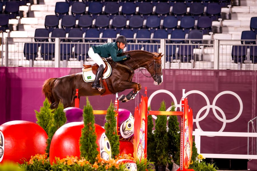 Pedro Veniss e Quabri em belo salto fazendo valer toda sua experiência (Luis Ruas. Hipismo Brasil)