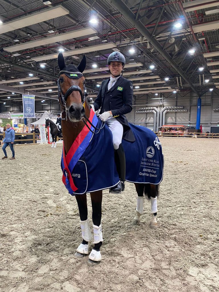 João Victor Oliva e Escorial Horsecampline duas vitórias no CDI4 em Oldenburg