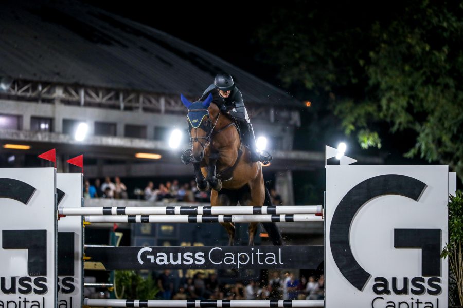 Carioca Stephanie Macieira com Kan Kan du For dá show no Clássico do SHP Open em São Paulo