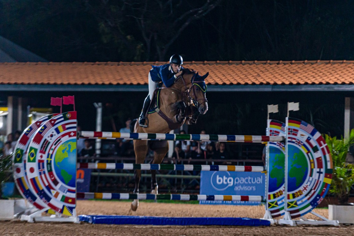 Cavaleiro olímpico Stephan Barcha com Chantily JMen vence qualificativa do GP Agromen