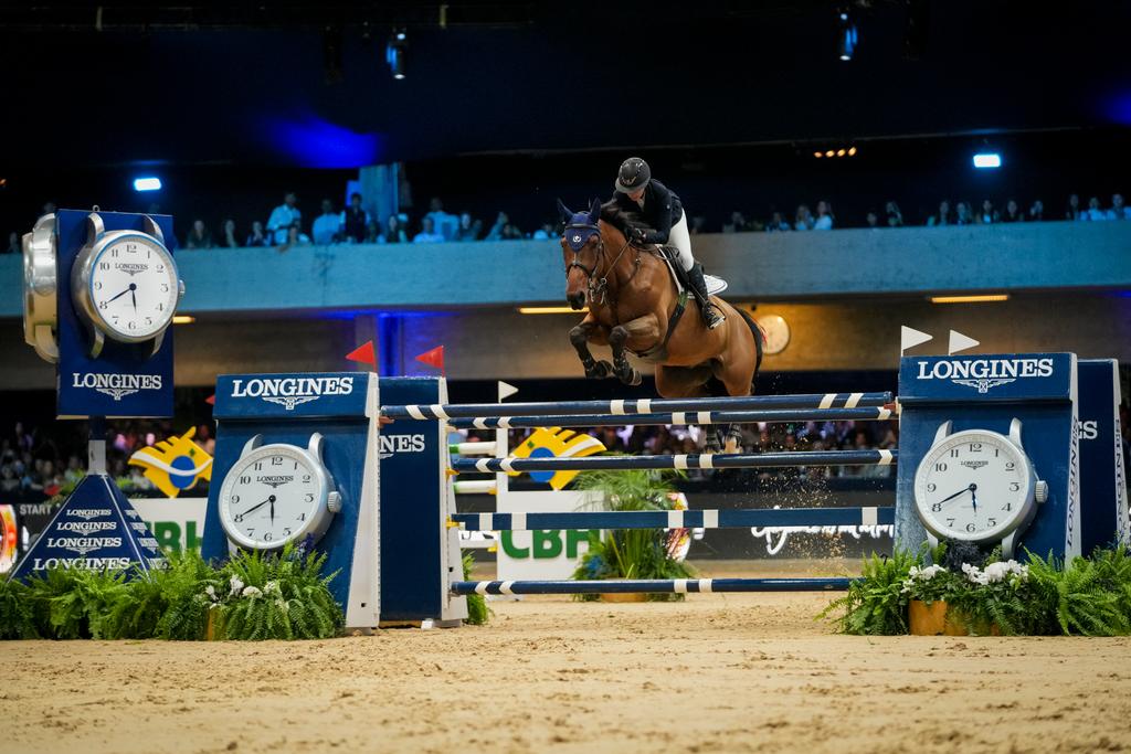 Monique-Busato-com-RR-Cornel-du-Lys-campea-do-GP-Longines-Indoor-2026-2Clac Bem vindo