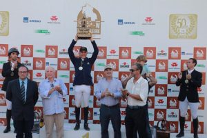 Brasil e Uruguai subiram ao pódio na prova de encerramento do concurso internacional disputado por 200 conjuntos   Fotos: Itamar Aguiar