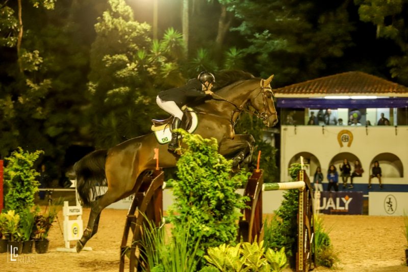 Marcelo Gozzi e Caprice VDL em salto campeão (Luis Ruas)