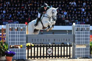 Salto perfeito do campeão Sergio Marins com Valentino, foto Hector Garrido