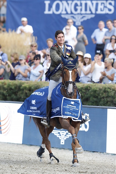 Lap of honour for Alberto Zorzi and Fair Light van T Heike, ph.Stefano Grasso, LGCT