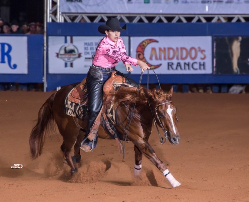 Giovanna Diniz, que defende o Brasil ao lado do irmão na II Pan American Cup NRHA/ANCR, compete na categoria Amador (Adilson Silva / FotoPerigo)