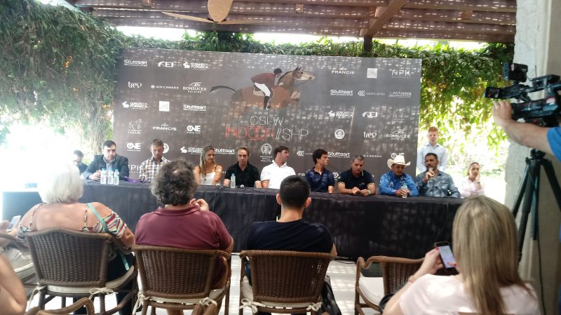 Mesa da coletiva de imprensa do INDOOR 2018 na SHP