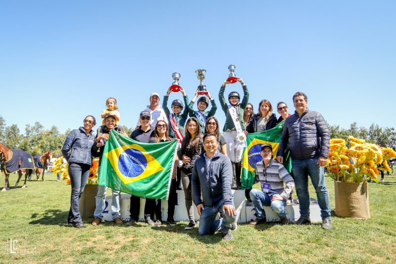 Festa brasileira no pódio da categoria Pré-mirim (Luis Ruas)