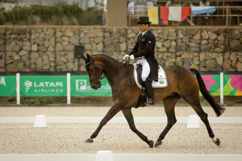 Ruy Fonseca, medalhista pan-americano, com Ballypatrick Srs (CBH - Luis Ruas)