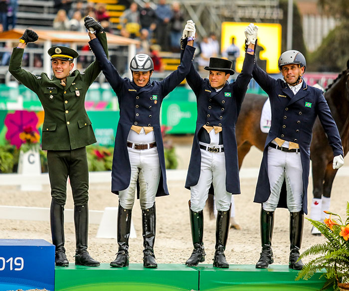 Equipe de medalhas de bronze no Brasil nos Jogos Pan-Americanos de 2019 João Victor Oliva, Pedro Almeida, Leandro Silva e João Paulo dos Santos. Foto de arquivo. 2019 CBH Luis Ruas